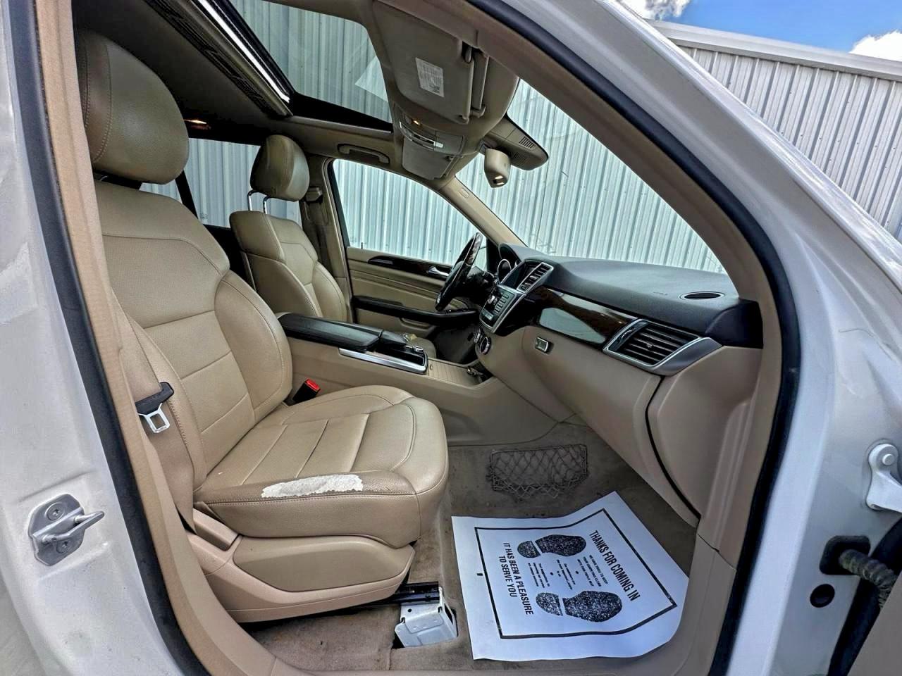 Mercedes-Benz M-Class 350 Image 9