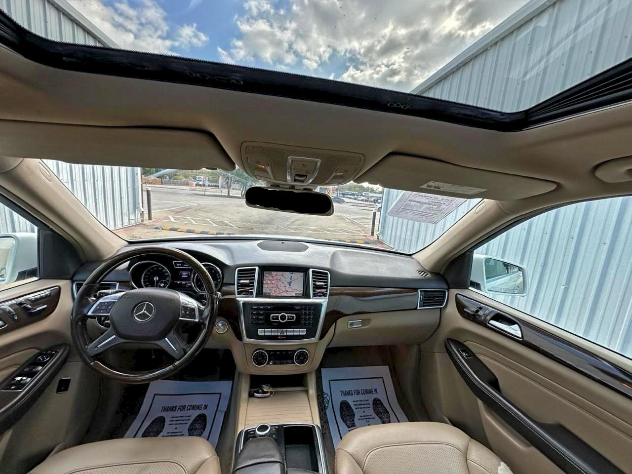 Mercedes-Benz M-Class 350 Image 10