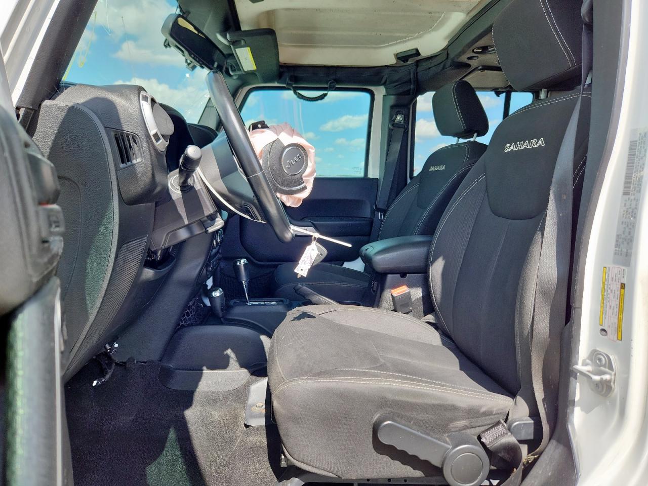 Jeep Wrangler Sahara Image 5