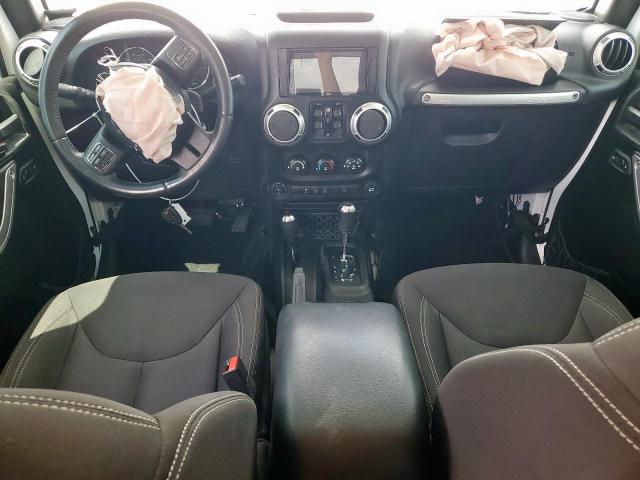 Jeep Wrangler Sahara Image 4