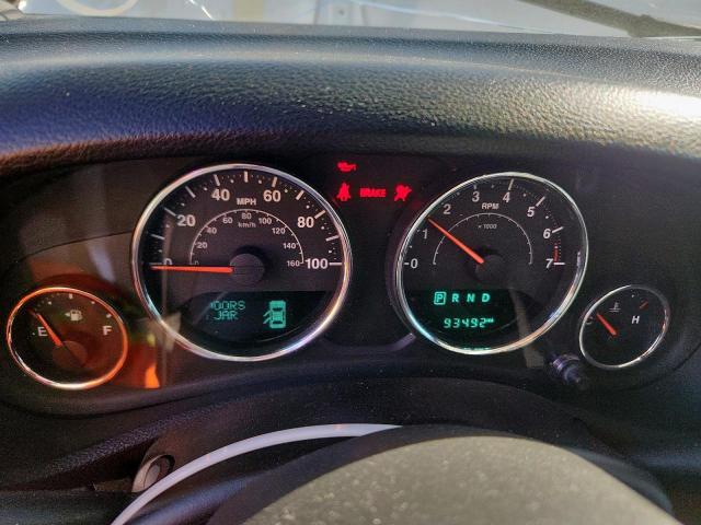 Jeep Wrangler Sahara Image 13