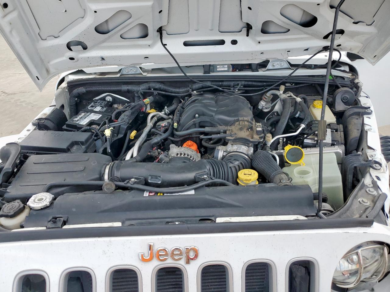 Jeep Wrangler Sahara Image 9