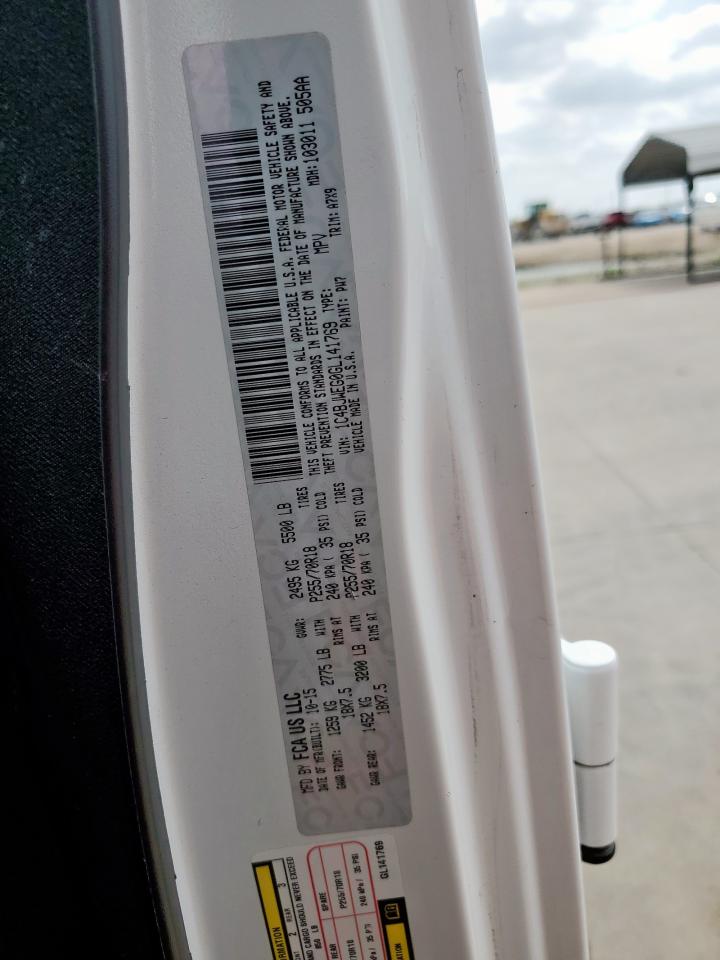 Jeep Wrangler Sahara Image 10