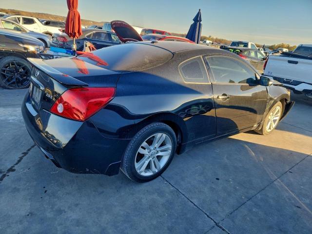 Nissan Altima S Image 4