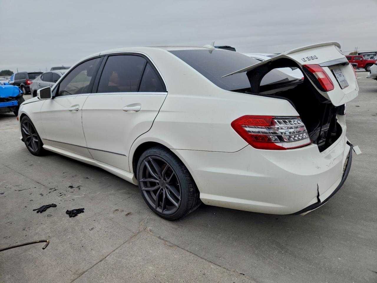 Mercedes-Benz E-Class 350 Image 4