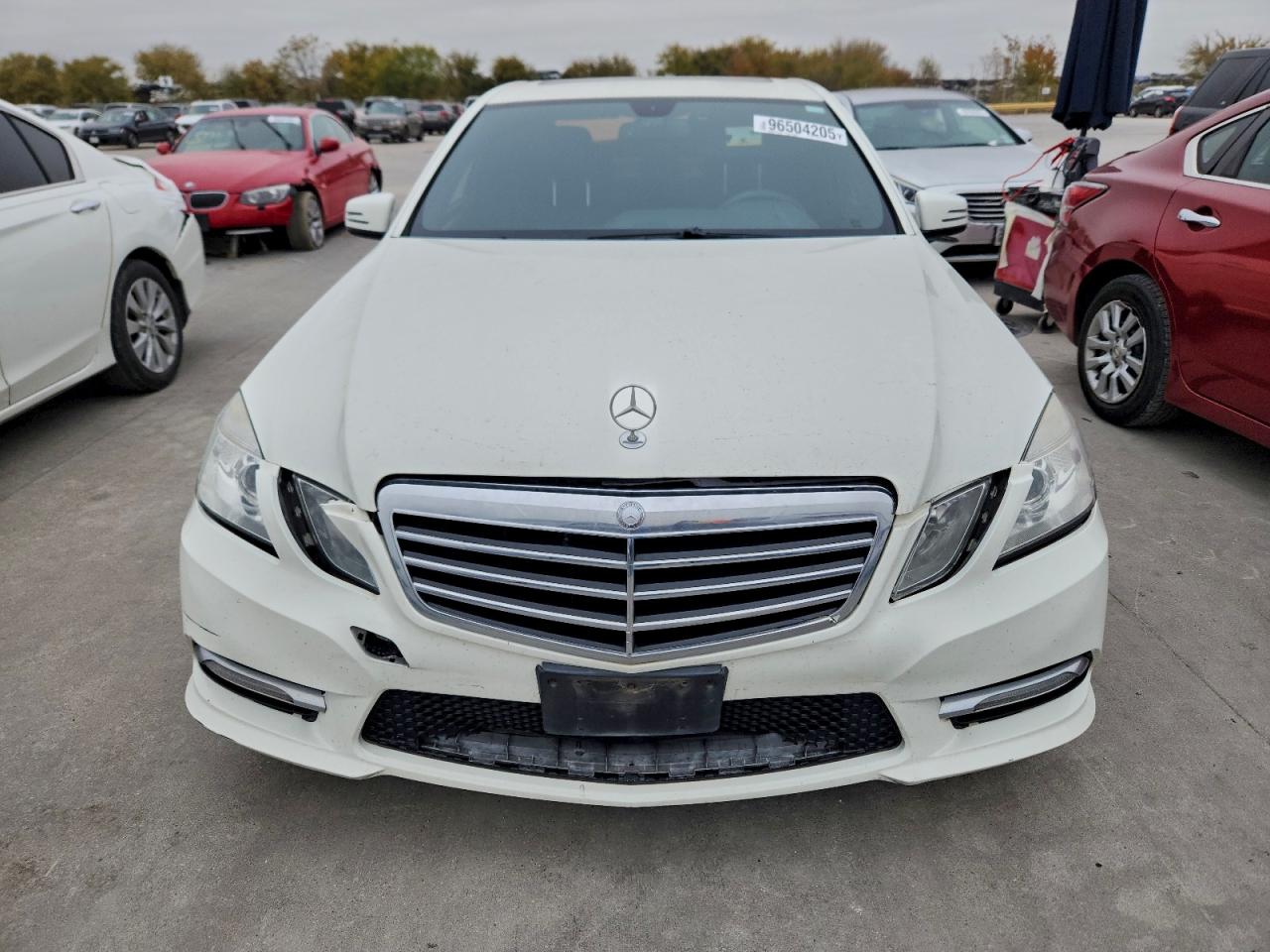 Mercedes-Benz E-Class 350 Image 11