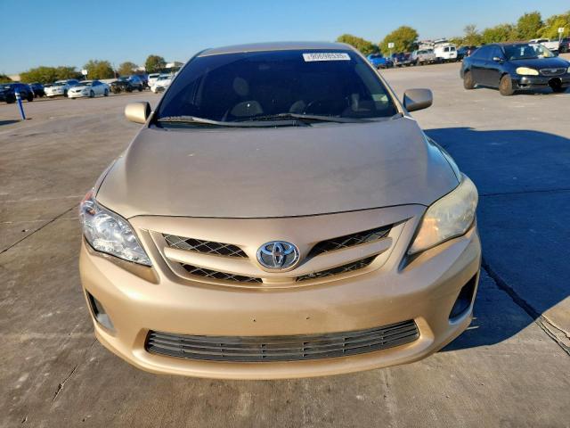 Toyota Corolla Base Image 6