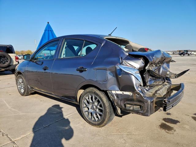 Nissan Versa S Image 2