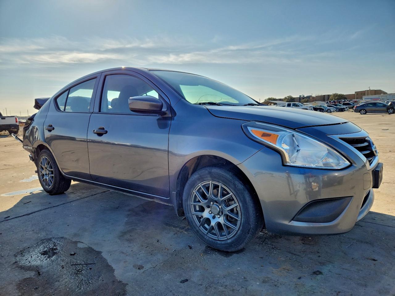 Nissan Versa S Image 3
