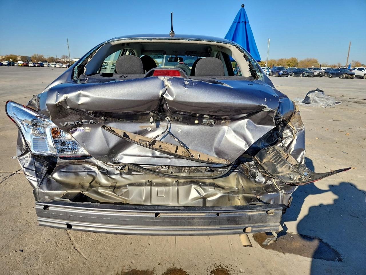 Nissan Versa S Image 5