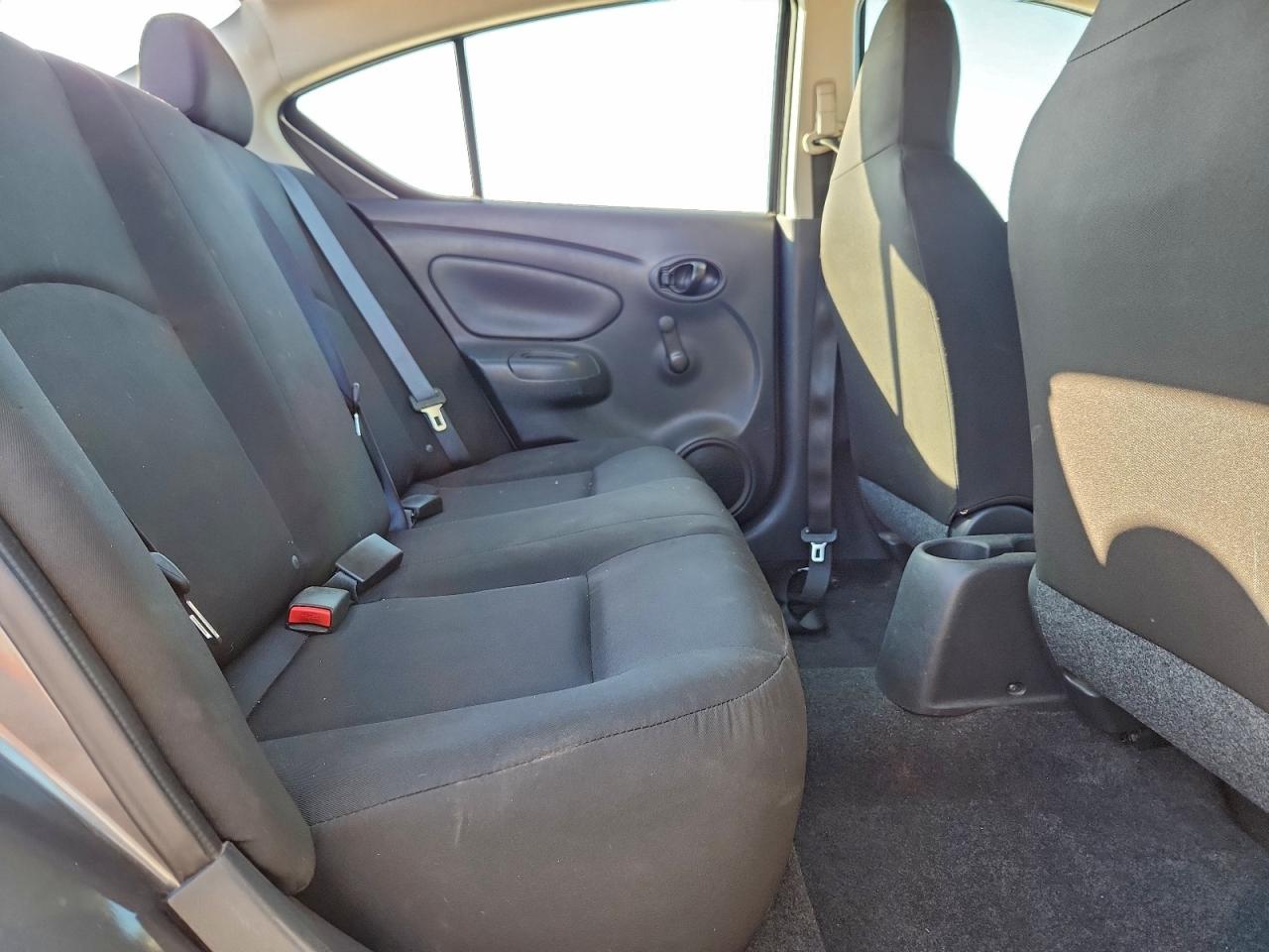 Nissan Versa S Image 8