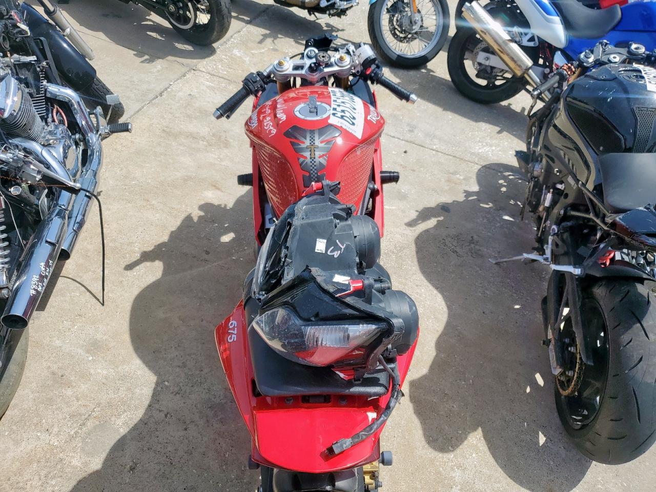 Triumph Motorcycle Daytona 675 Image 9