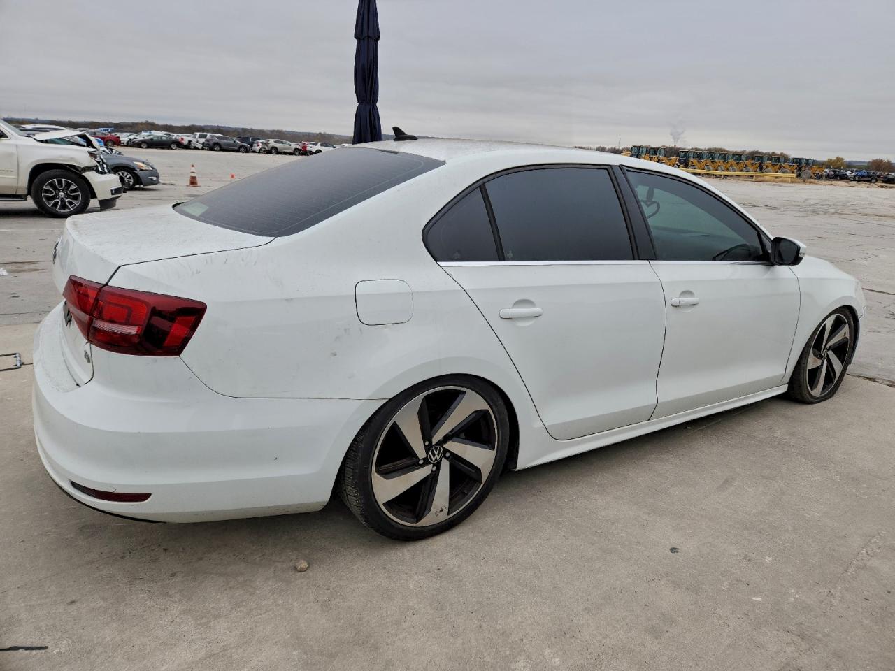 Volkswagen Jetta Sel Image 11