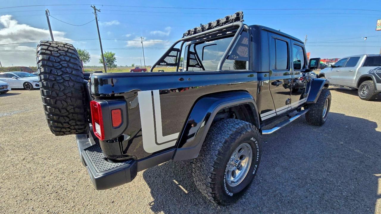 Jeep Gladiator Sport Image 3