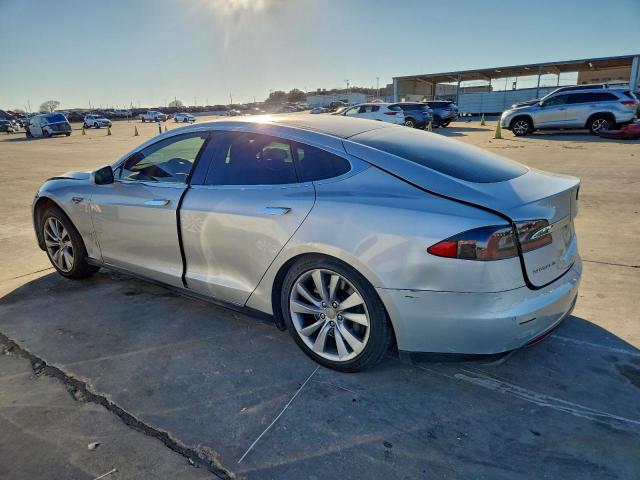 Tesla Model S Image 2