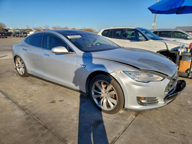 Tesla Model S Image 4