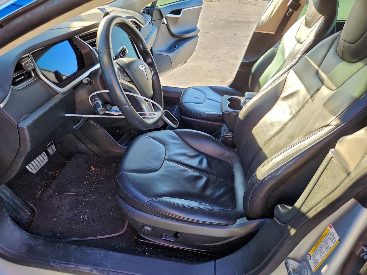 Tesla Model S Image 3