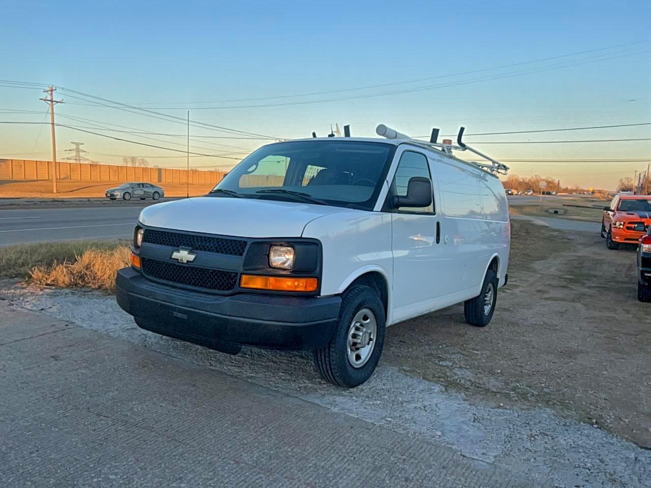 Chevrolet Express Image 8