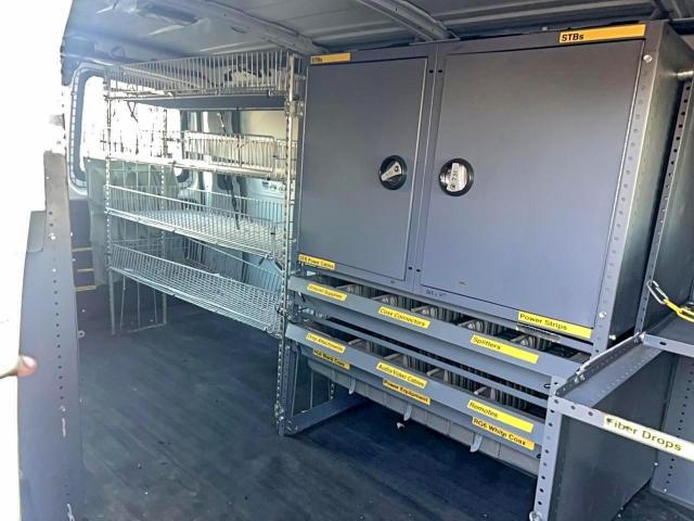 Chevrolet Express Image 4