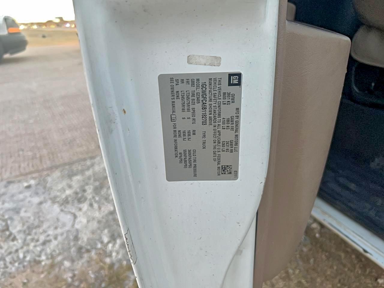 Chevrolet Express Image 10