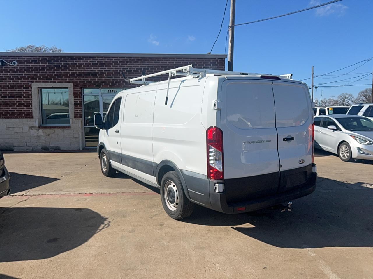 Ford Transit T-150 Image 4