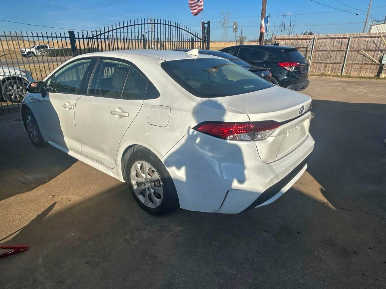 Toyota Corolla Le Image 2