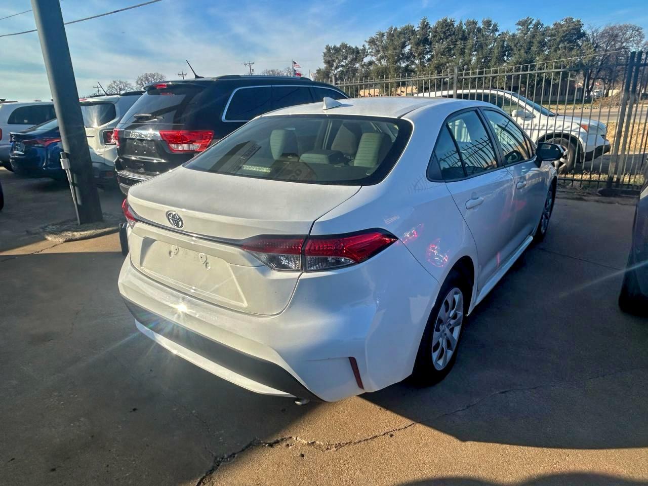 Toyota Corolla Le Image 3