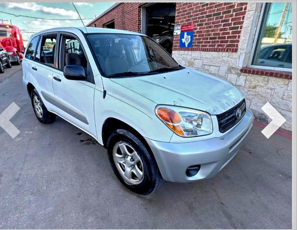 Toyota RAV4 Image 1