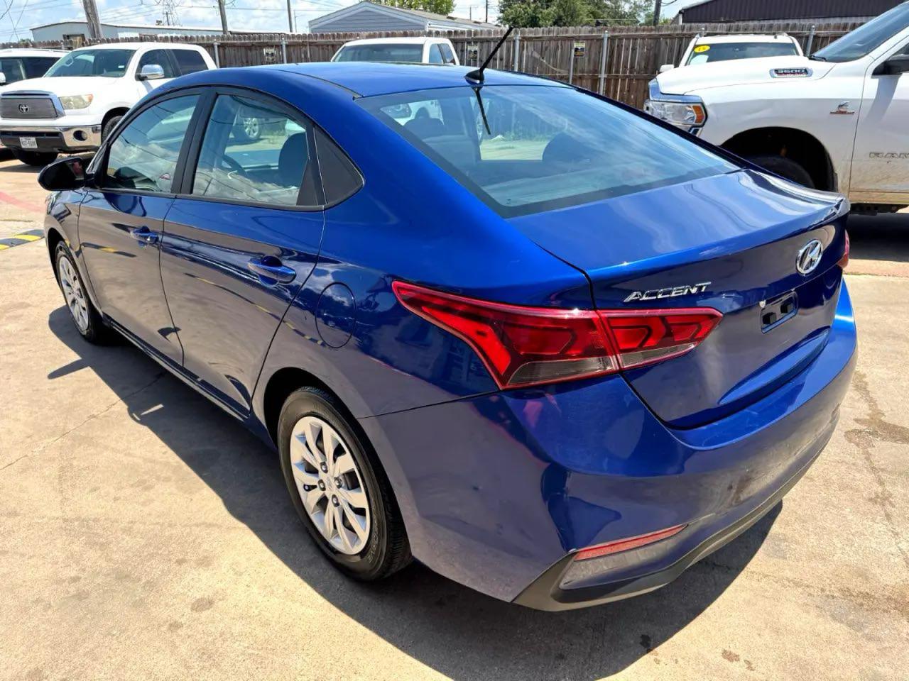 Hyundai ACCENT Se Image 2