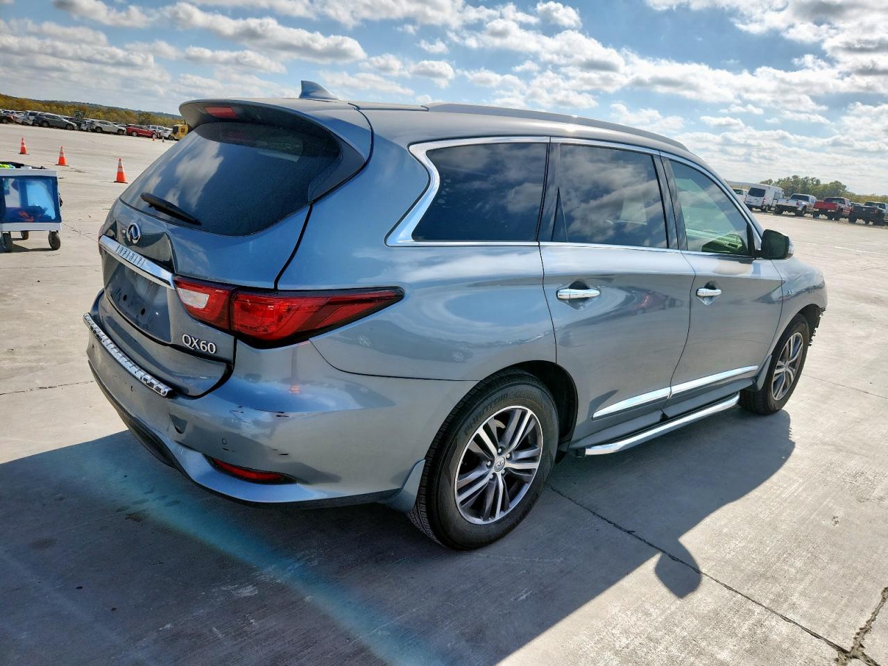 INFINITI Qx Image 2