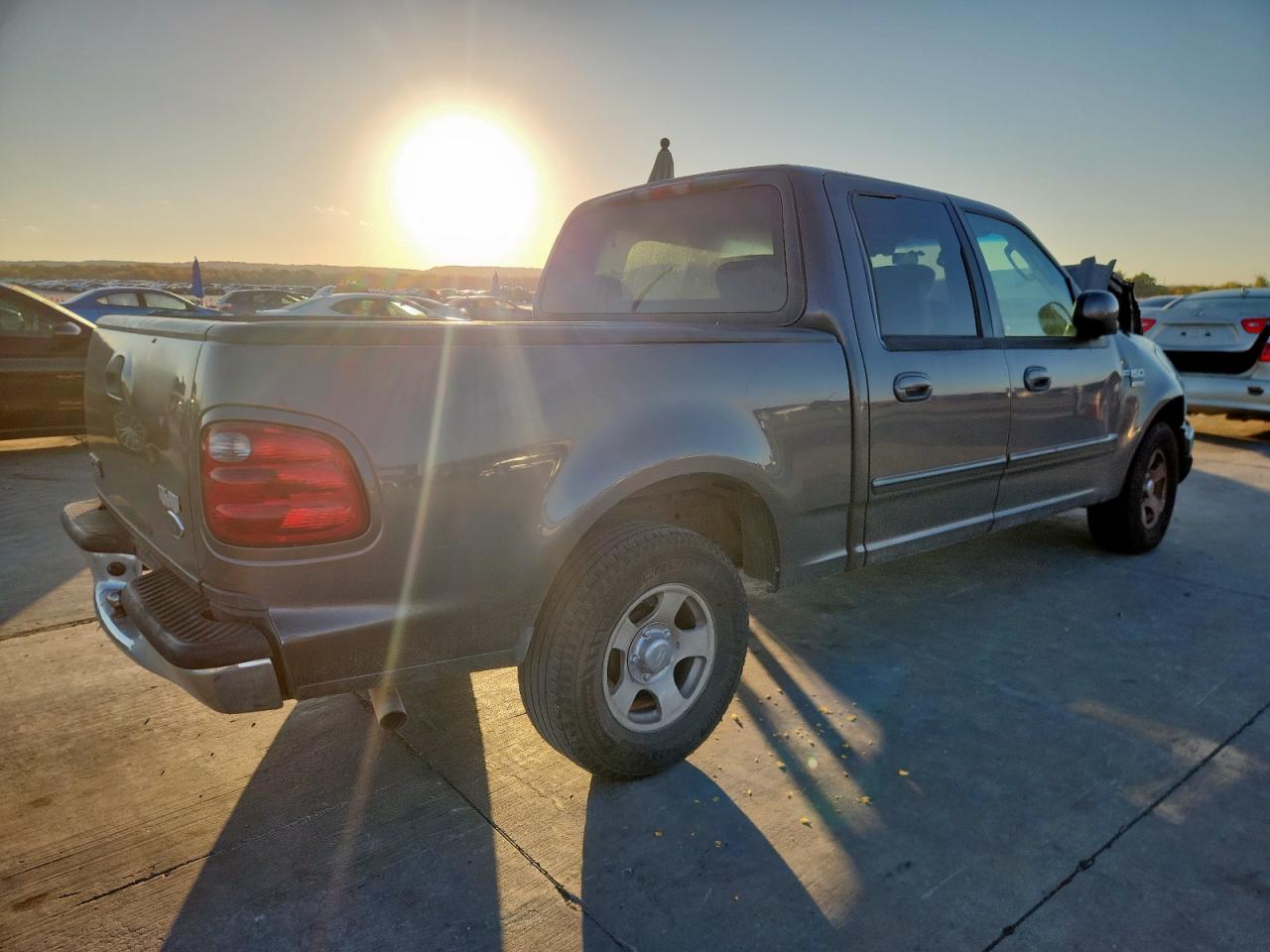 Ford F-150 Supercrew Image 6