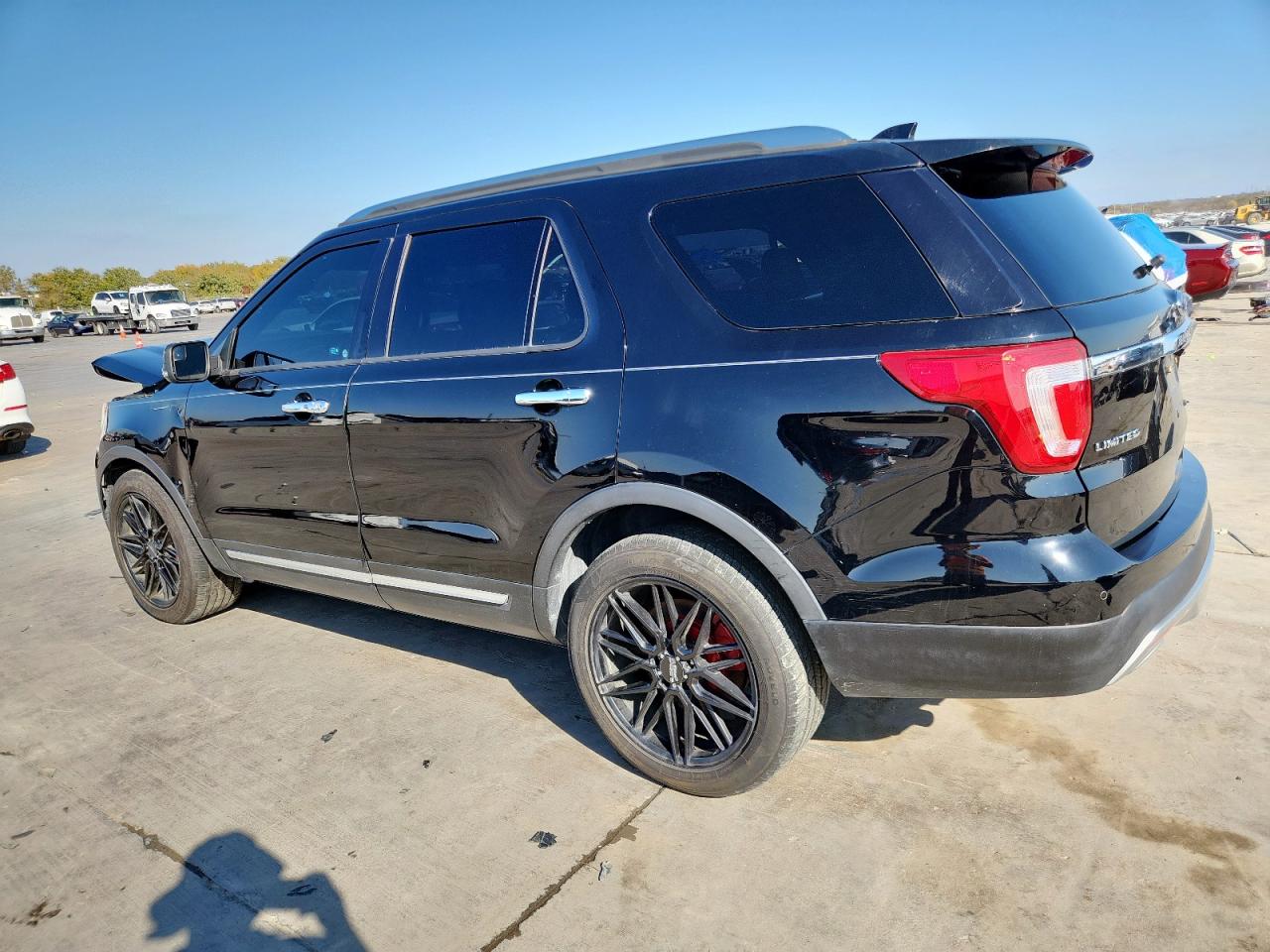 Ford Explorer Limited Image 3