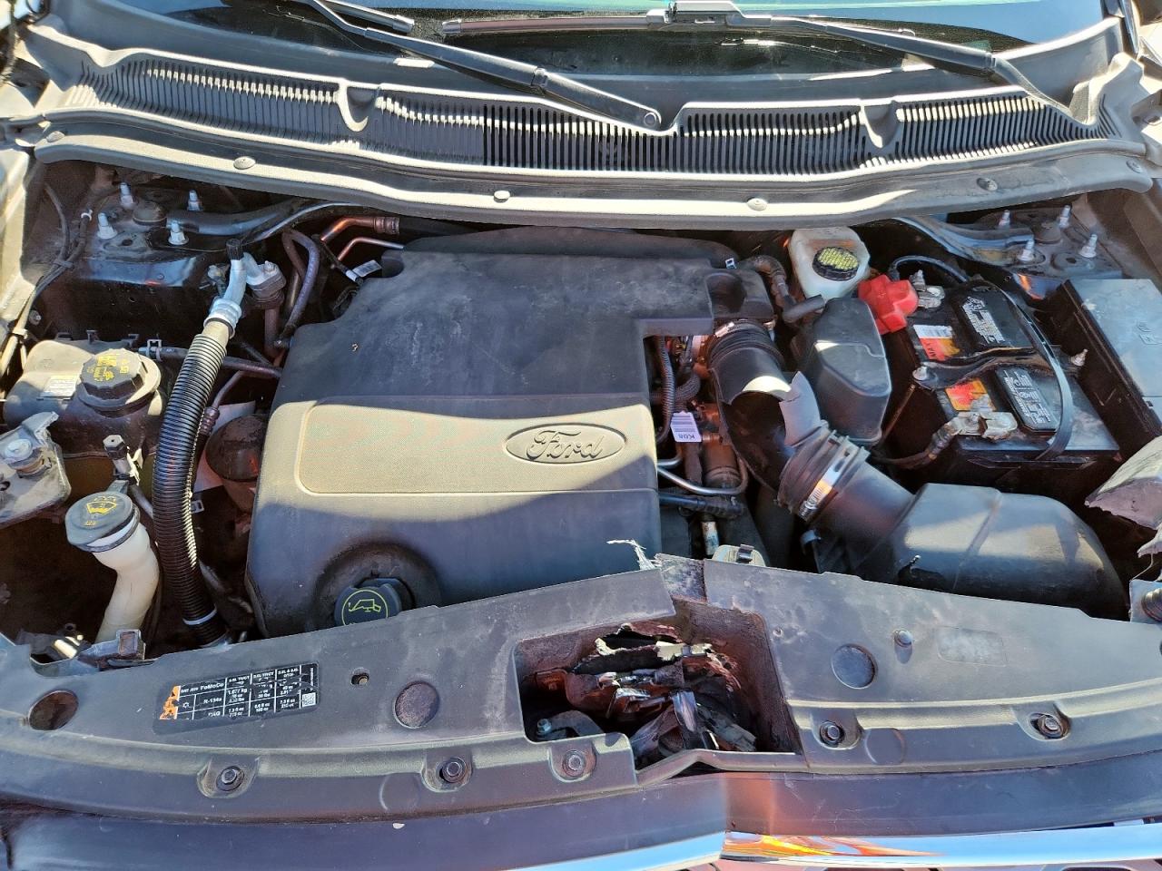 Ford Explorer Limited Image 11