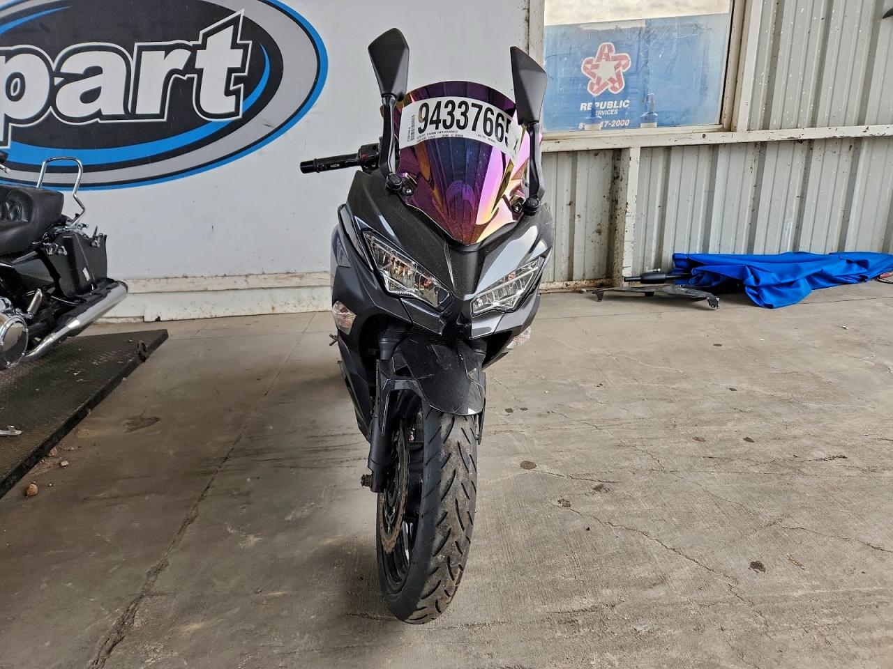 Kawasaki Ex400 Image 8