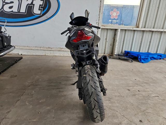 Kawasaki Ex400 Image 5