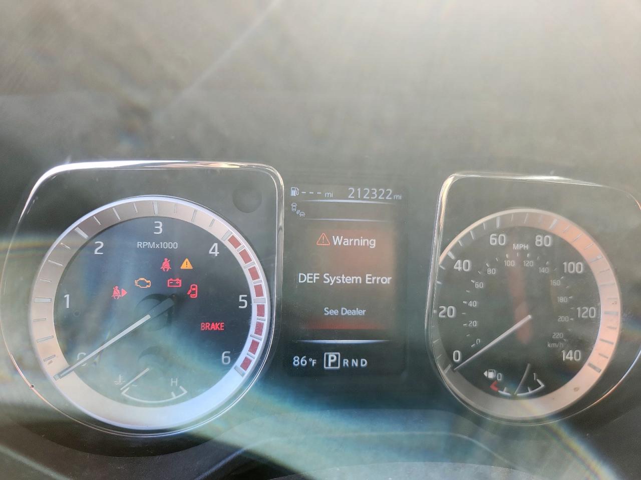 Nissan Titan Sl Image 9