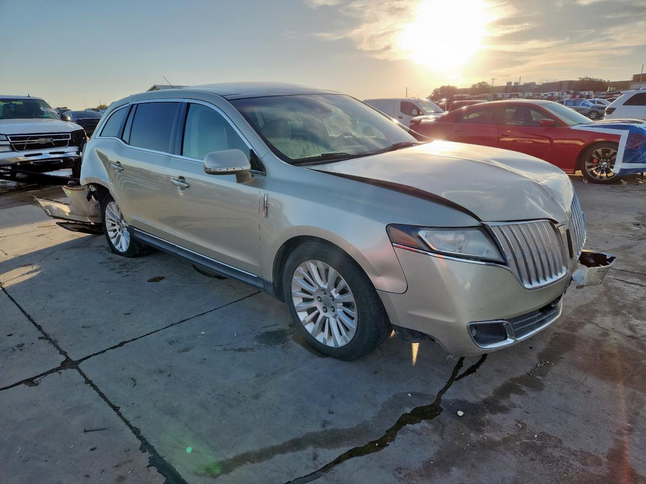 Lincoln MKT Image 3