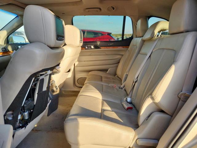 Lincoln MKT Image 11