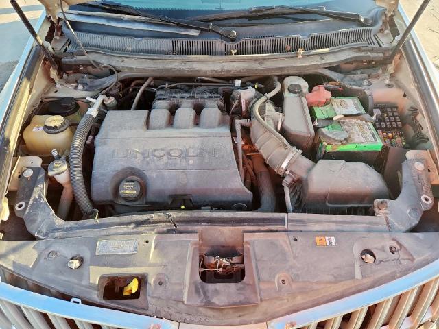 Lincoln MKT Image 10