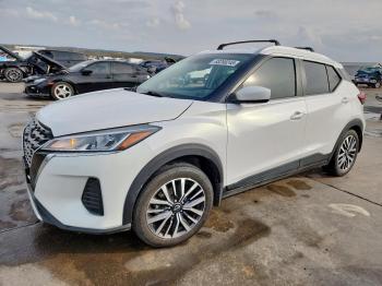  Salvage Nissan Kicks