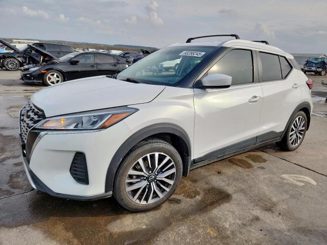  Salvage Nissan Kicks