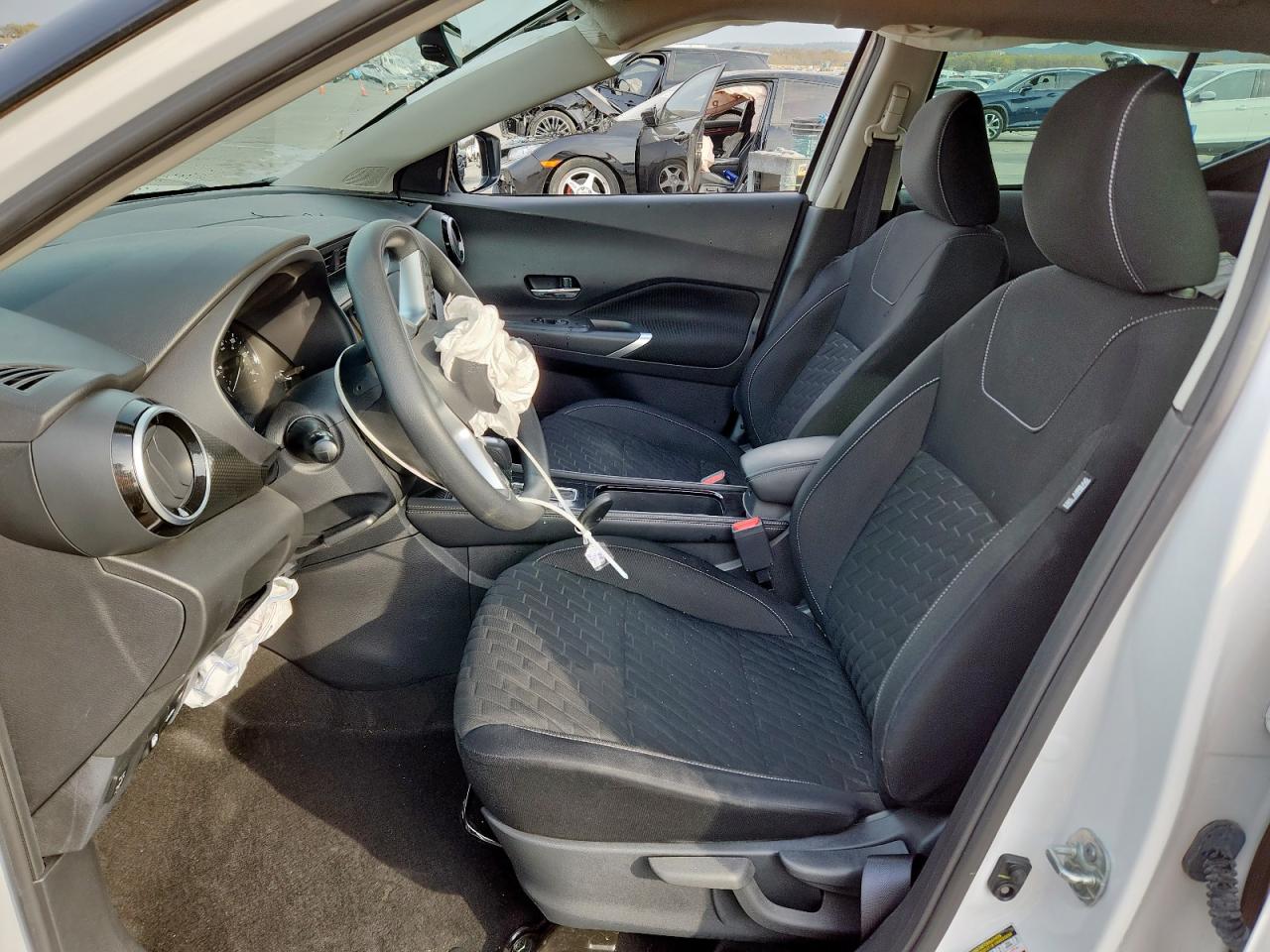 Nissan Kicks Sv Image 6