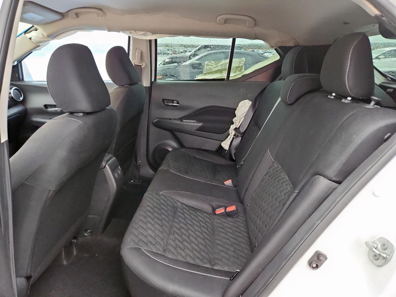 Nissan Kicks Sv Image 12