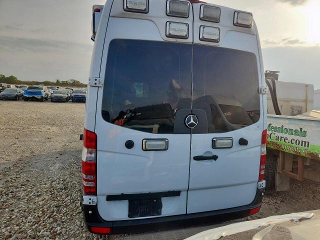 Mercedes-Benz Sprinter 2500 Image 5