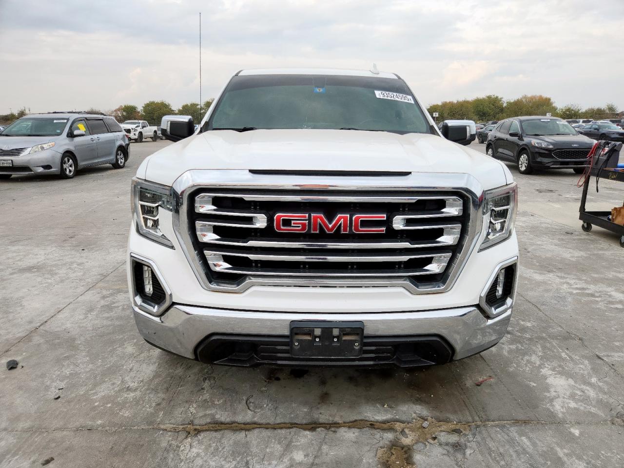 GMC Sierra C1500 Slt Image 3