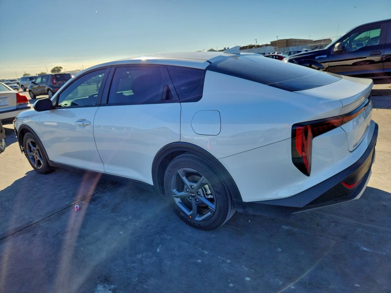 Kia K4 Lx Lx Image 2