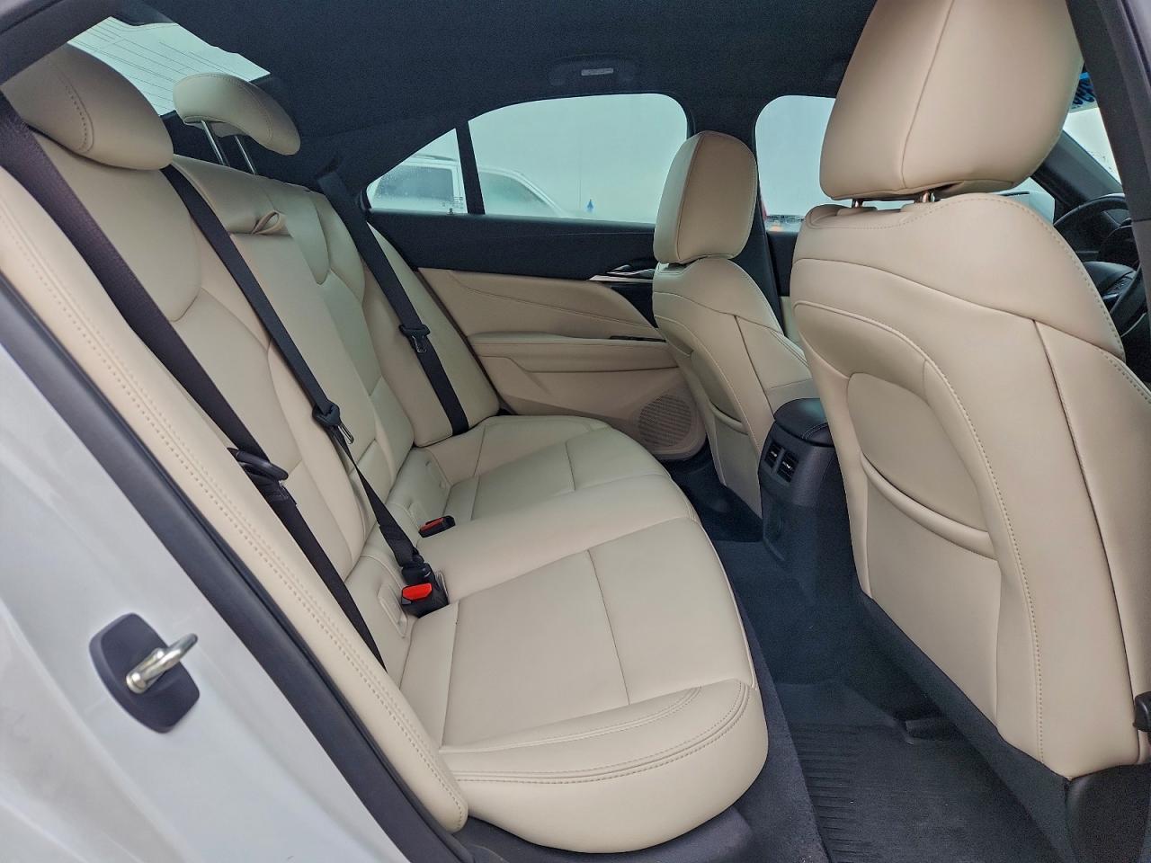 Cadillac CT4 Luxury Image 12