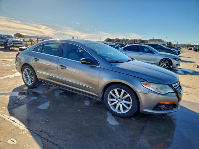 Volkswagen CC Luxury Image 2