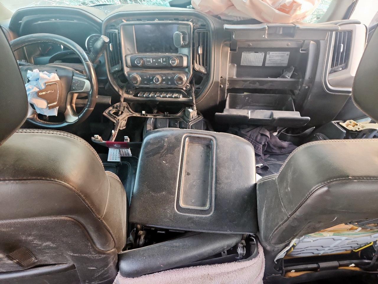 GMC Sierra K2500 Denali Image 4