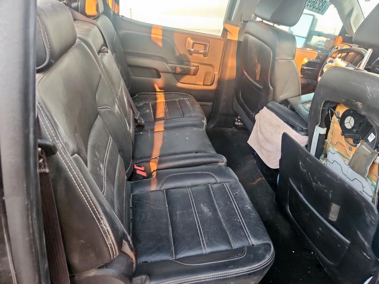 GMC Sierra K2500 Denali Image 9